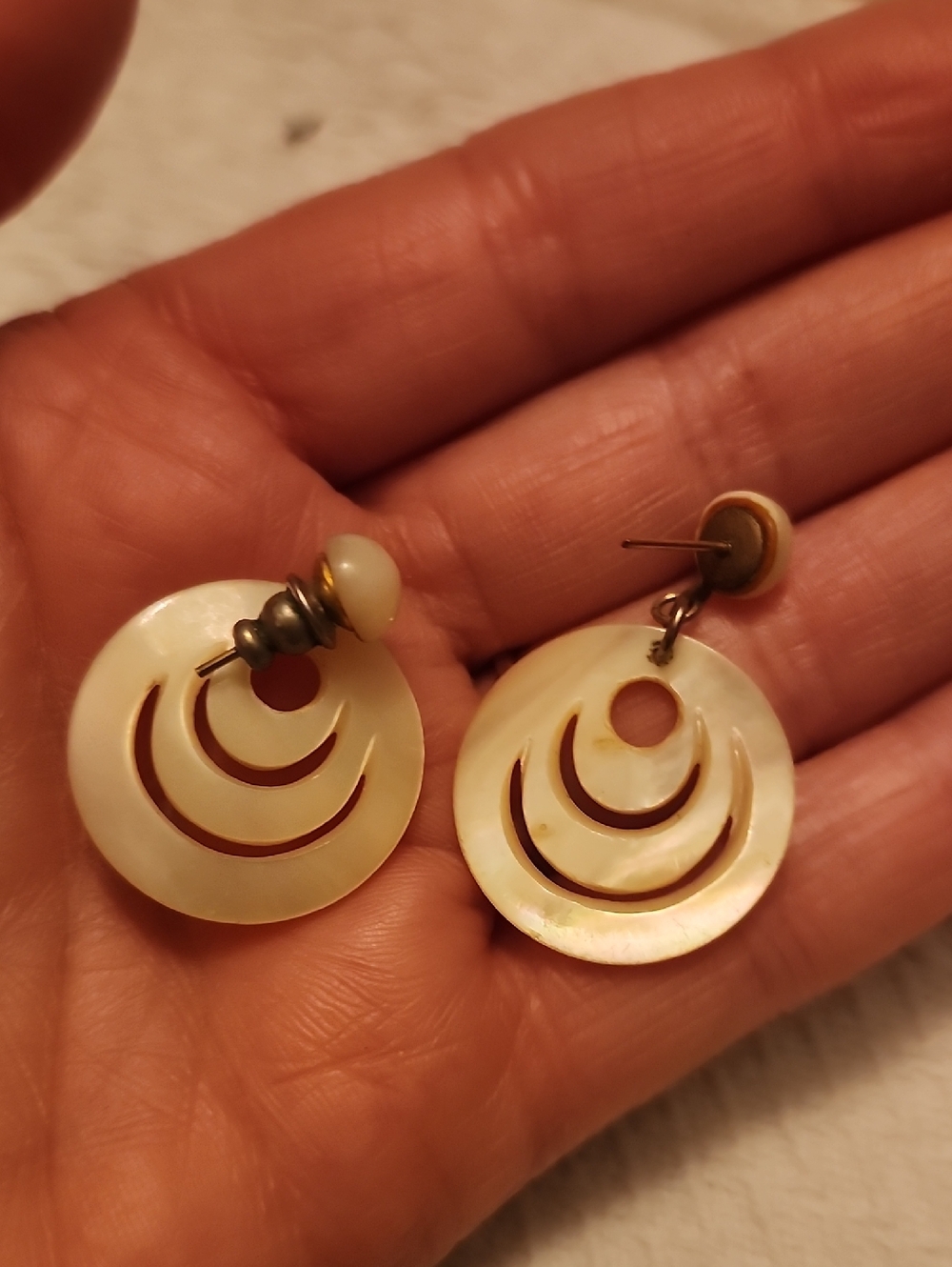 Vintage Mother-of-Pearl Cream Drop Earrings with Concentric Cutouts